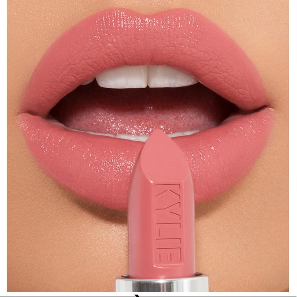 Kylie Cosmetics Puppy Love Créme Lipstick